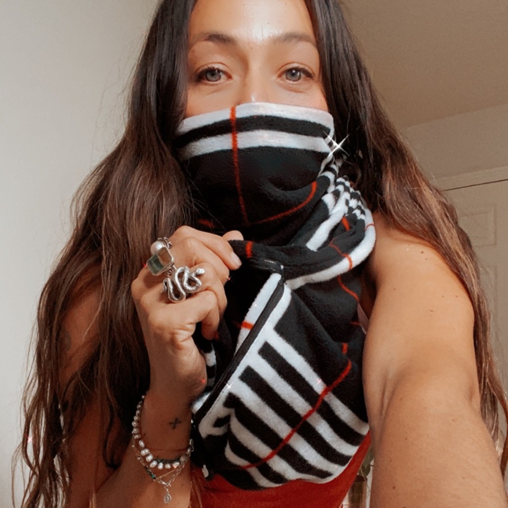 SHOLDIT - The Original Convertible Infinity Scarf